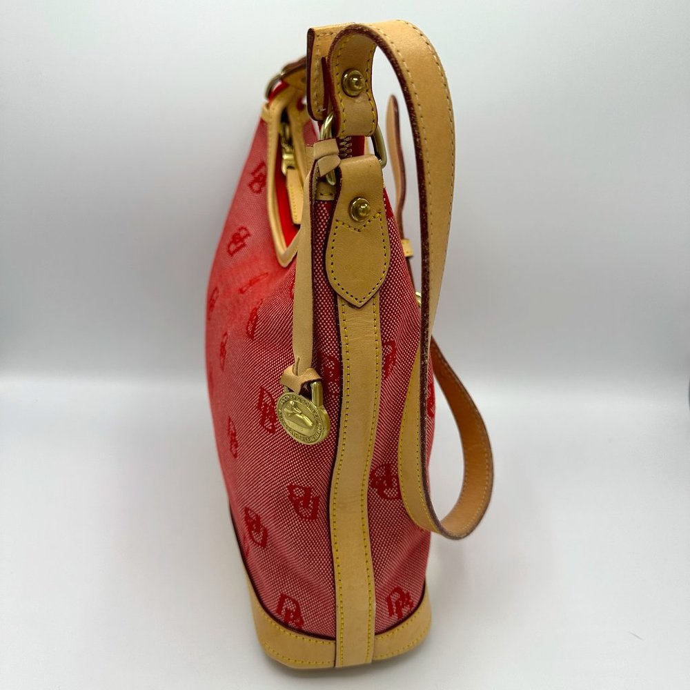 ⭐️⭐️SOLD⭐️⭐️ Dooney & Bourke Signature Canvas/Leather Shoulder Tote - Picture 6 of 15